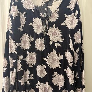 Sun & Shadow Black and Cream Floral Relaxed Blouse